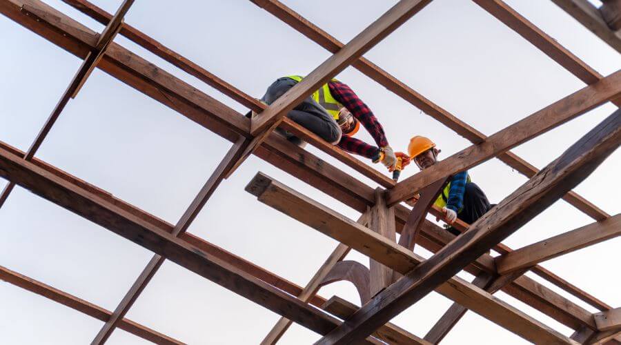 Professional gutter cleaning services in Mantador, ND